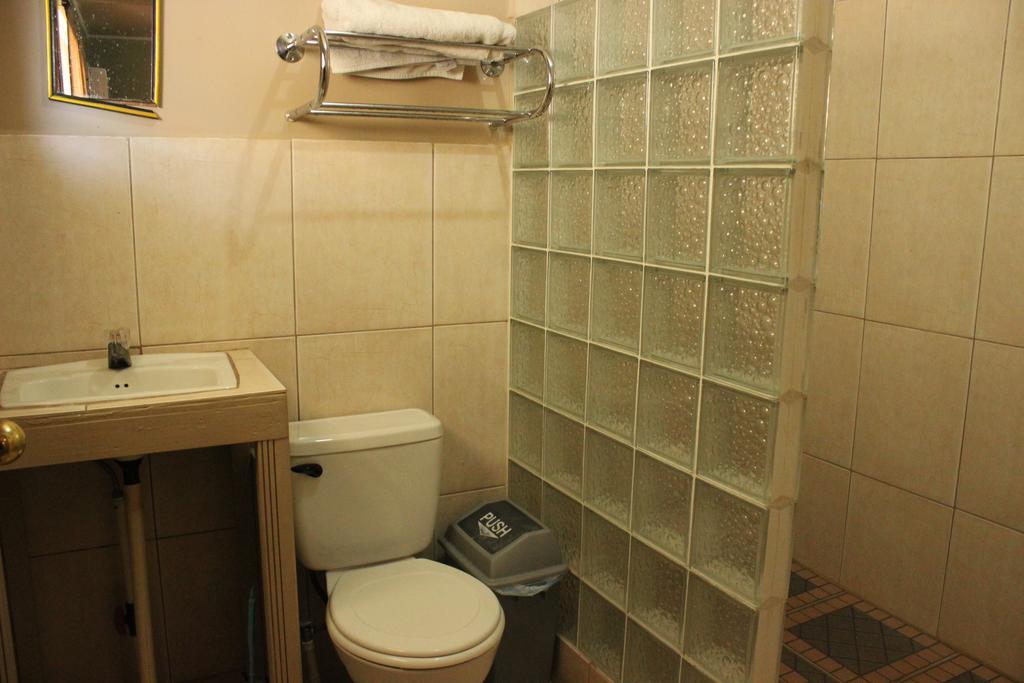 Cooper'S Inn Утила Стая снимка